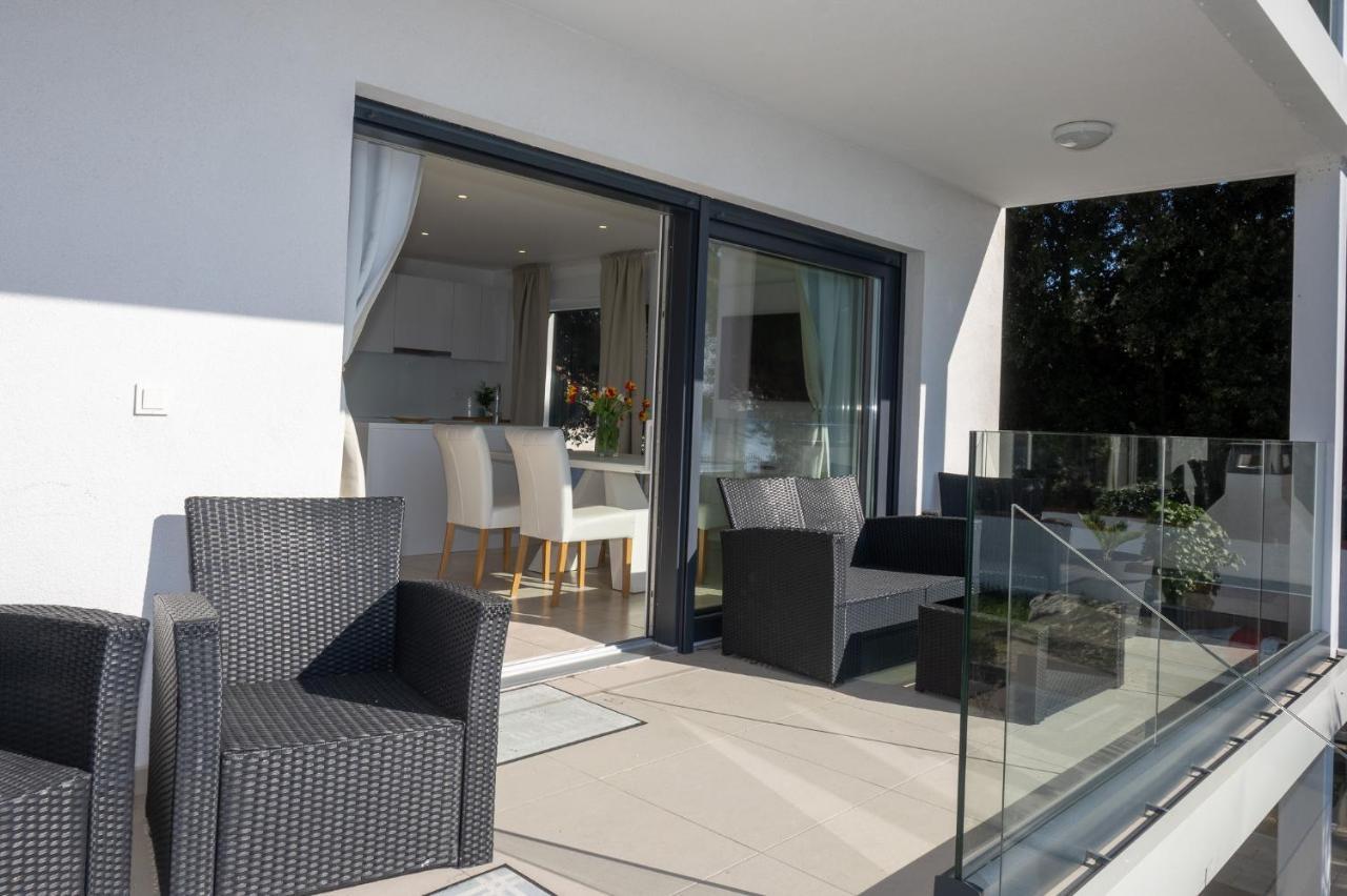 Paradise On The Beach Apartments Bibinje Exterior foto