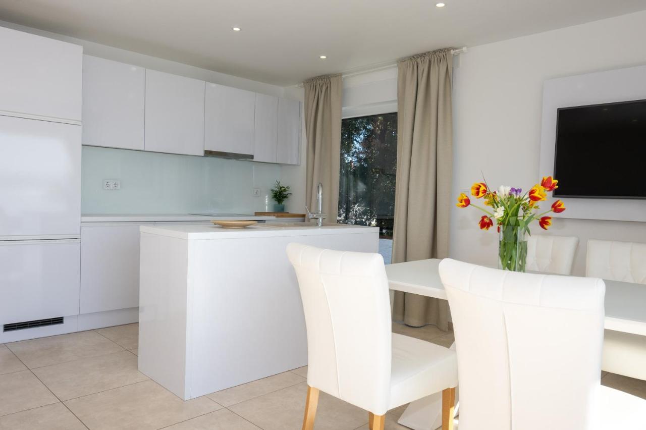 Paradise On The Beach Apartments Bibinje Exterior foto
